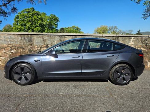 Used 2023 Tesla Model 3 Standard Range image 8