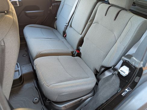 Used 2025 Jeep Wrangler Willys image 16