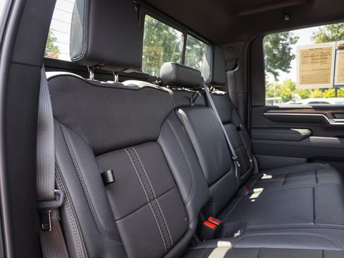 Used 2025 Chevrolet Silverado 2500 High Country w/ High Country Premium Package AWD/4WD image 34