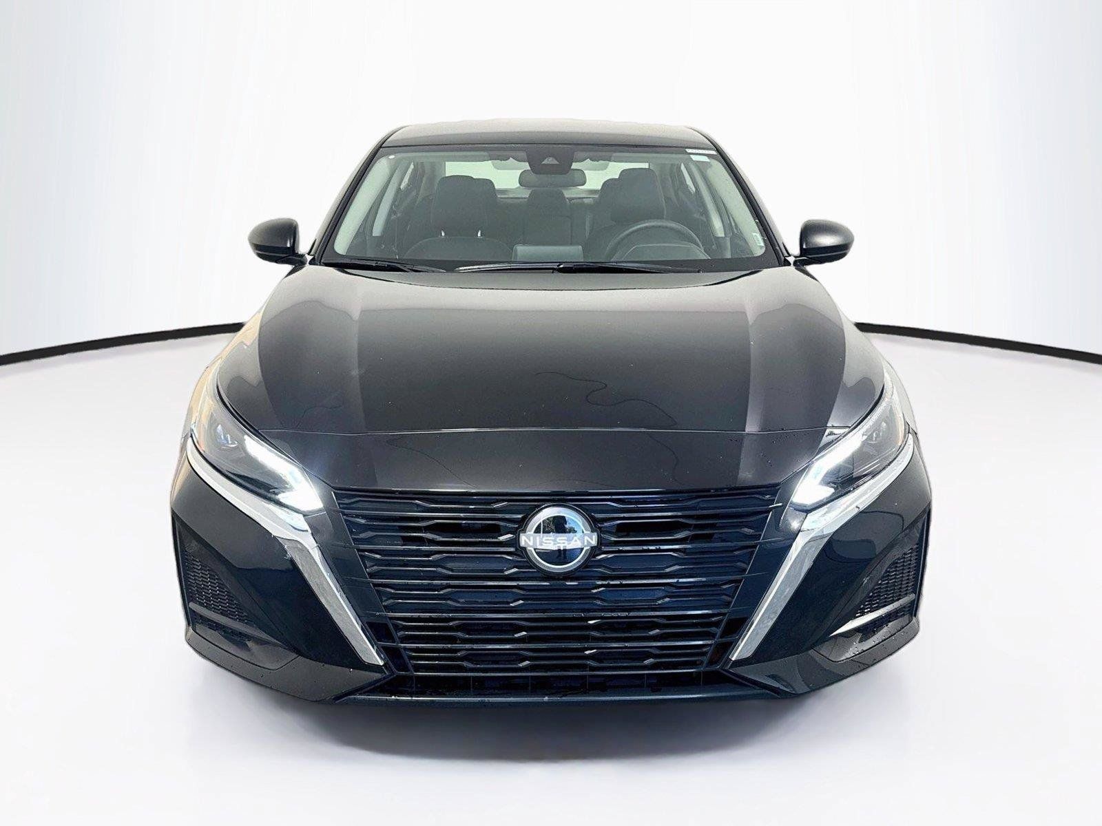 Used 2025 Nissan Altima 2.5 SV FWD image 9