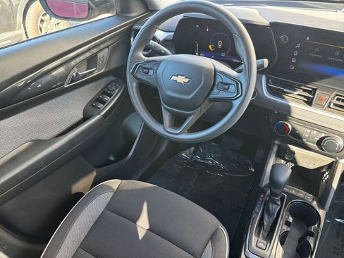 Used 2025 Chevrolet TrailBlazer LT image 30