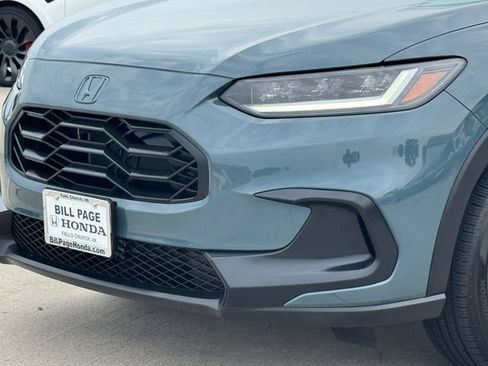 Certified 2025 Honda HR-V Sport image 3