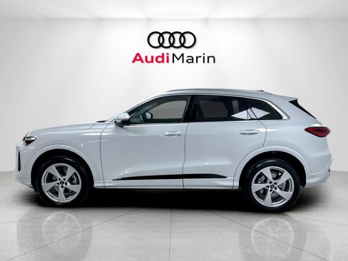 Used 2025 Audi Q5 Premium w/ Premium Plus AWD/4WD image 2