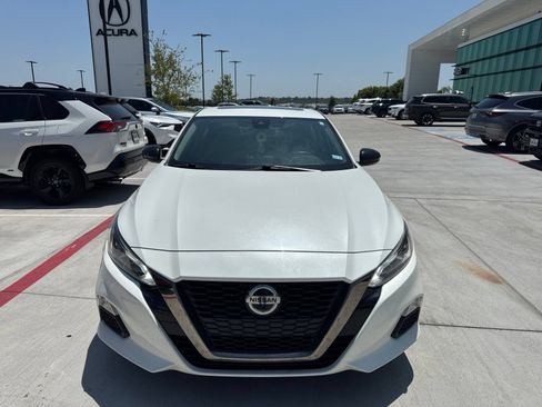 Used 2021 Nissan Altima 2.5 SR w/ SR Premium Package FWD image 3