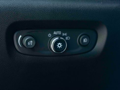 Used 2019 Chevrolet Traverse LT FWD image 38
