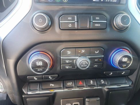 Used 2022 Chevrolet Silverado 1500 RST image 11