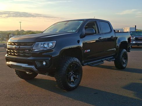 Used 2021 Chevrolet Colorado Z71 w/ Z71 Midnight Edition AWD/4WD image 3