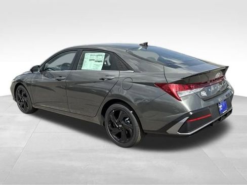 New 2026 Hyundai Elantra SEL Sport Premium FWD image 3