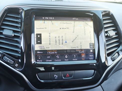 Used 2019 Jeep Cherokee Limited image 21