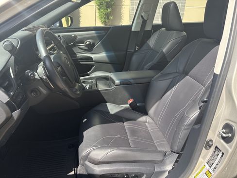 Used 2025 Lexus ES 350 w/ Accessory Package (Z2) FWD image 16