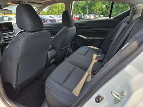 Used 2025 Nissan Altima 2.5 SV w/ SV Premium Package FWD image 13