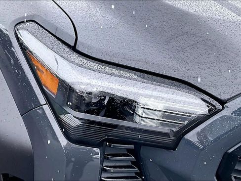 Used 2025 Toyota Tacoma TRD Off-Road image 31