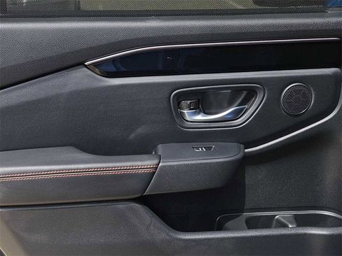 New 2025 Honda Pilot TrailSport image 18