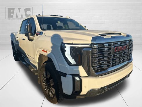 Used 2024 GMC Sierra 2500 Denali w/ Technology Package image 3