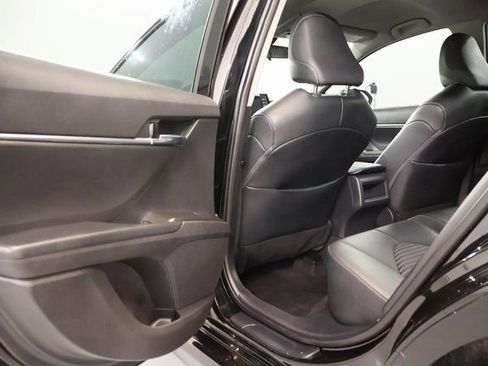 Used 2024 Toyota Camry SE image 27