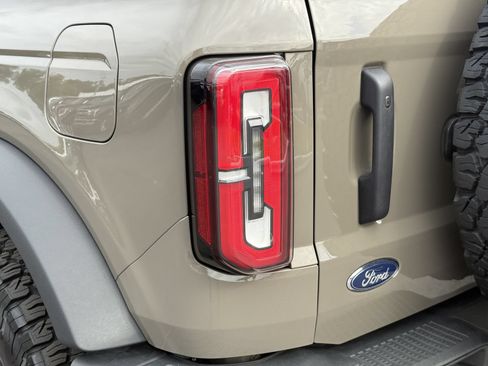 Certified 2025 Ford Bronco Badlands AWD/4WD image 13
