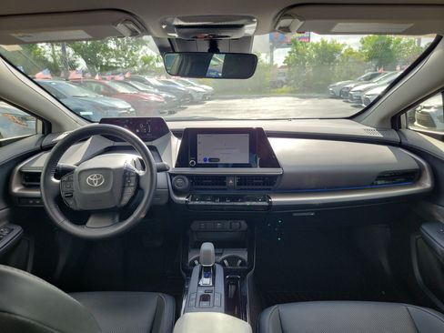 Used 2025 Toyota Prius XLE FWD image 16