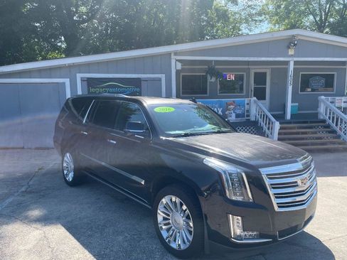 Used 2017 Cadillac Escalade ESV Platinum AWD/4WD image 7