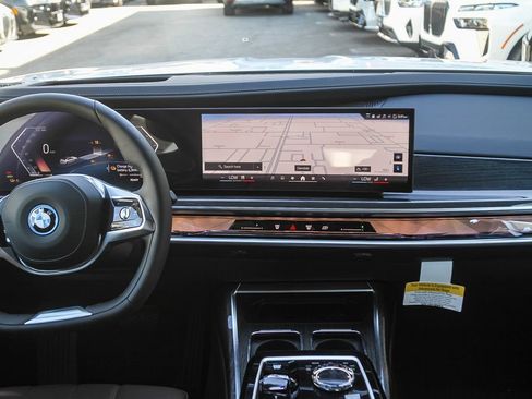 New 2026 BMW i7 eDrive50 w/ Premium Package RWD image 9