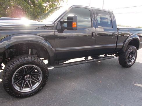 Used 2013 Ford F250 Lariat w/ Lariat Ultimate Pkg AWD/4WD image 7