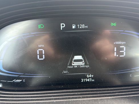 Used 2024 Hyundai Venue SEL FWD image 15