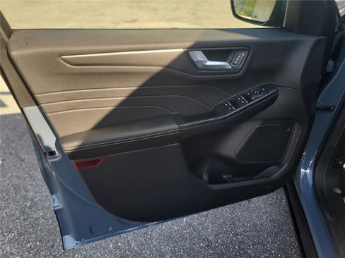 New 2026 Ford Escape SE image 11