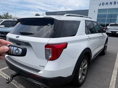Used 2020 Ford Explorer Platinum w/ Premium Technology Package AWD/4WD image 3