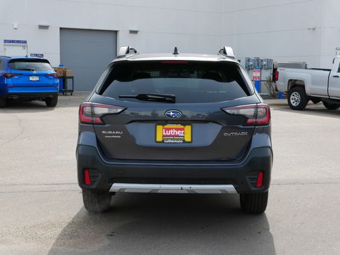 Used 2022 Subaru Outback Limited image 6