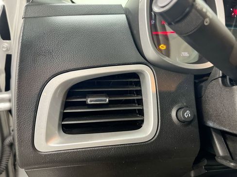 Used 2014 Chevrolet Equinox LT w/ Driver Convenience Package image 18