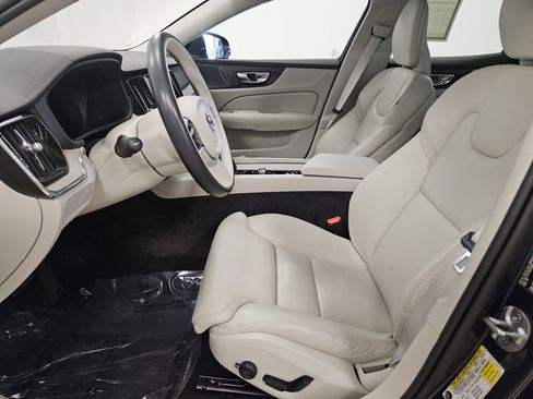 Used 2023 Volvo S60 B5 Ultimate w/ Climate Package image 8