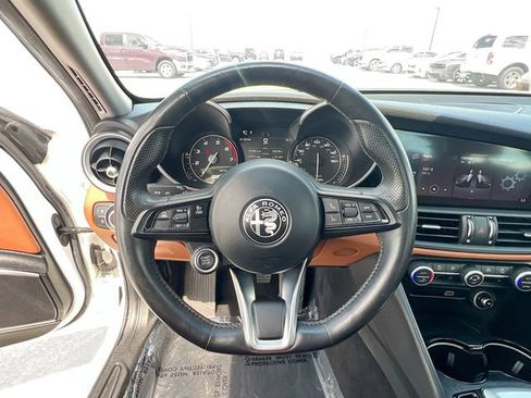 Used 2021 Alfa Romeo Giulia Sprint w/ Sun & Sound Package image 16
