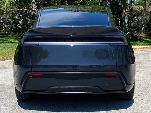 Used 2026 Tesla Model Y Long Range image 7