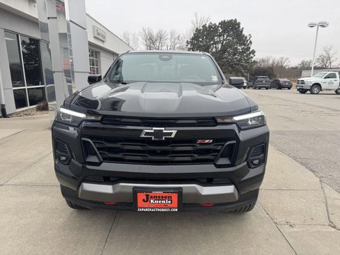 Used 2024 Chevrolet Colorado Z71 w/ Z71 Convenience Package 2 image 4
