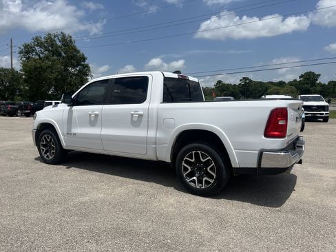 Used 2025 RAM 1500 Laramie AWD/4WD image 3