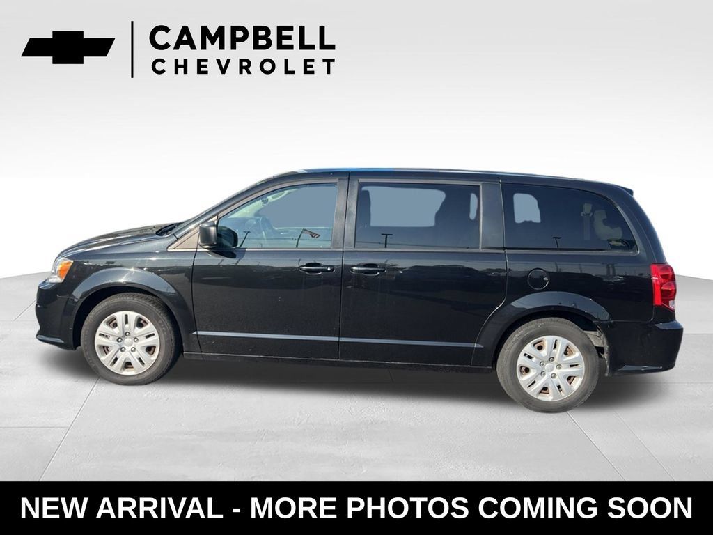 Used 2018 Dodge Grand Caravan SE FWD image 2