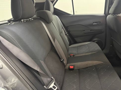 Used 2019 Nissan Kicks SV FWD image 17