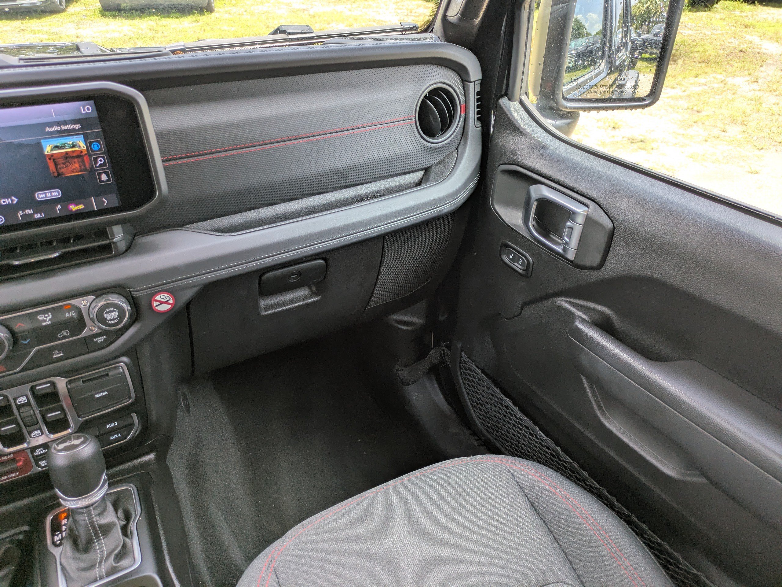 Used 2026 Jeep Wrangler Unlimited Rubicon AWD/4WD image 15