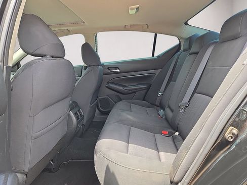 Used 2019 Nissan Altima 2.5 SV FWD image 15
