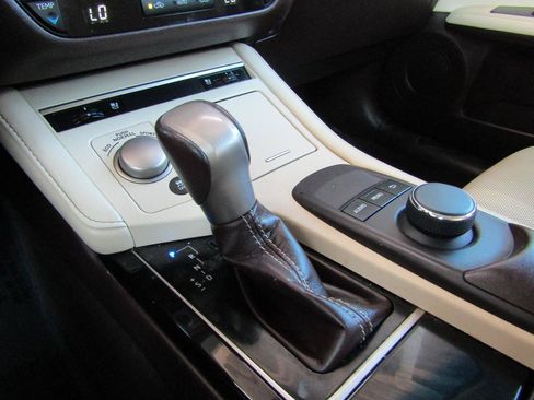Used 2018 Lexus ES 350 w/ Premier Package FWD image 19