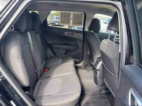 Used 2025 Kia Sportage LX image 24