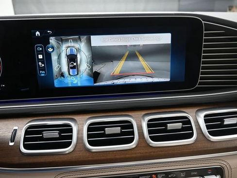 Used 2026 Mercedes-Benz GLS 450 4MATIC image 11