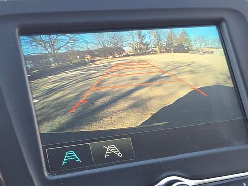 Used 2017 Chevrolet Malibu LT image 18