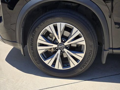 Used 2022 Nissan Rogue SV w/ SV Premium Package FWD image 17