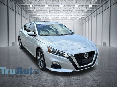 Used 2021 Nissan Altima 2.5 SV w/ SV Premium Package
