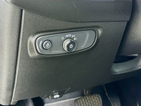 Used 2020 Chevrolet Equinox LT AWD/4WD image 12