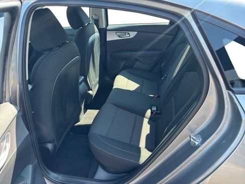 Certified 2022 Kia Forte LXS FWD image 12