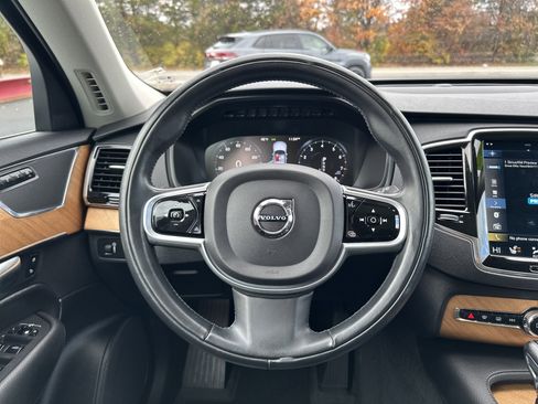 Used 2022 Volvo XC90 T6 Momentum w/ Advanced Package image 14