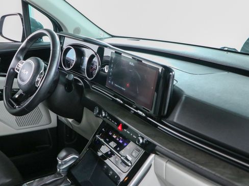 Used 2024 Kia Carnival EX FWD image 26