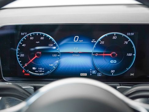 Certified 2023 Mercedes-Benz EQB 300 4MATIC w/ Exclusive Package image 17