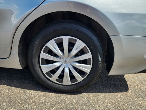 Used 2023 Toyota Camry LE image 8